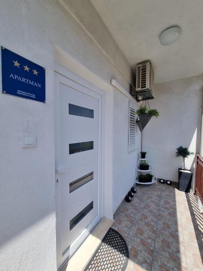Apartment Mastrinka By The Sea -10M トロギール エクステリア 写真