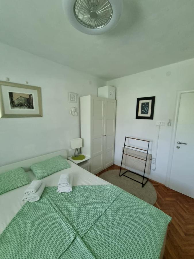 Apartment Mastrinka By The Sea -10M トロギール エクステリア 写真
