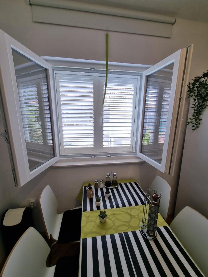 Apartment Mastrinka By The Sea -10M トロギール エクステリア 写真