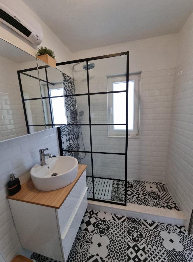 Apartment Mastrinka By The Sea -10M トロギール エクステリア 写真