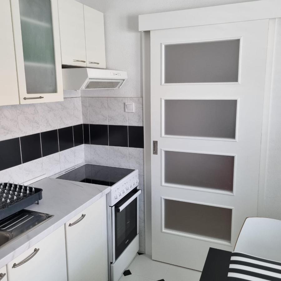 Apartment Mastrinka By The Sea -10M トロギール エクステリア 写真